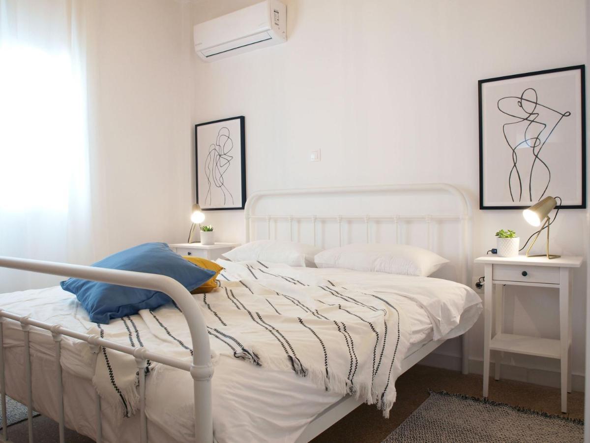 Breeze One Bedroom Apartment By Blupine Athens Ngoại thất bức ảnh